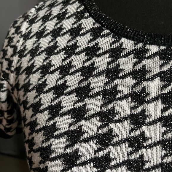 Black and White Houndstooth Knit Top - Picture 4 of 7